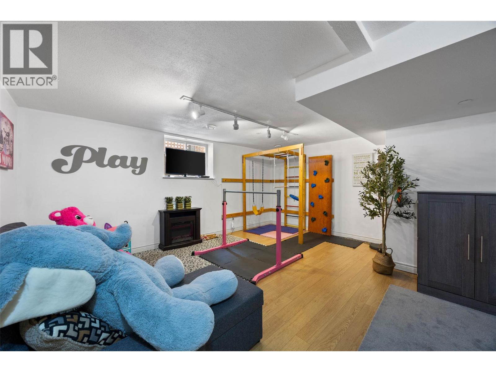 8910 Badger Drive, Kamloops, British Columbia  V2C 6V2 - Photo 32 - 10400978