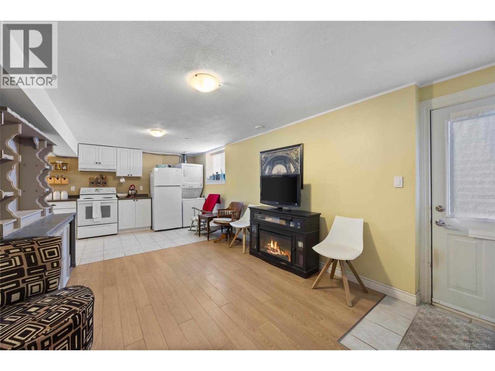 8910 Badger Drive, Kamloops, British Columbia  V2C 6V2 - Photo 33 - 10400978