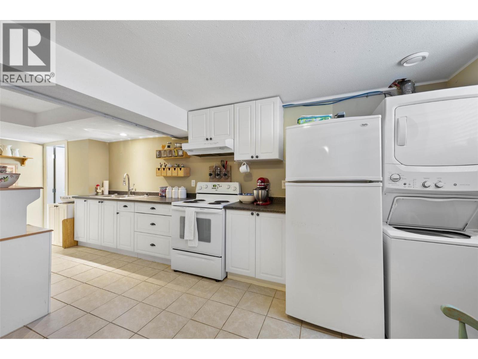 8910 Badger Drive, Kamloops, British Columbia  V2C 6V2 - Photo 34 - 10400978
