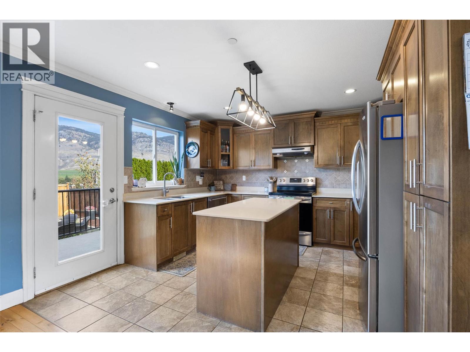 8910 Badger Drive, Kamloops, British Columbia  V2C 6V2 - Photo 7 - 10400978