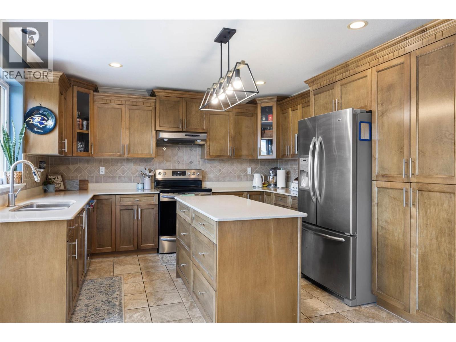 8910 Badger Drive, Kamloops, British Columbia  V2C 6V2 - Photo 8 - 10400978