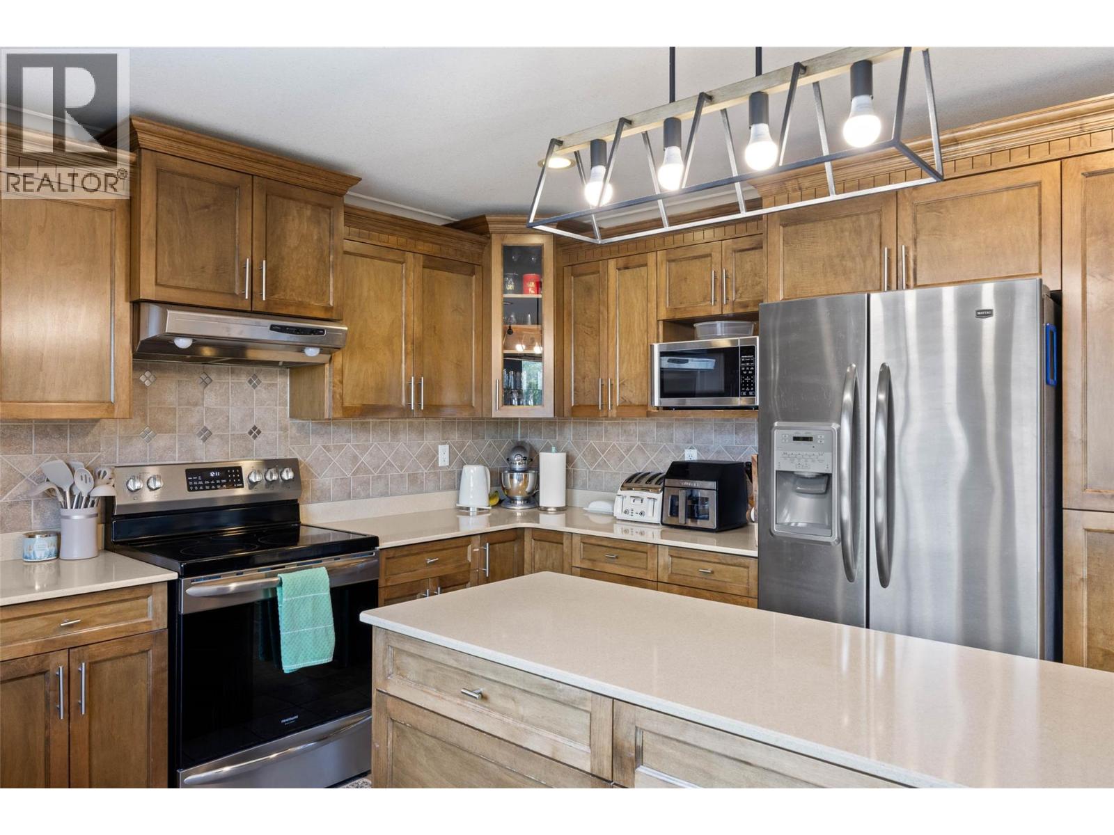 8910 Badger Drive, Kamloops, British Columbia  V2C 6V2 - Photo 9 - 10400978