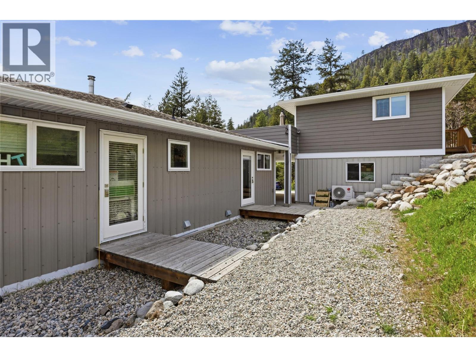 746 Mcmurray Road, Kaleden, British Columbia  V0H 1K0 - Photo 19 - 10400528