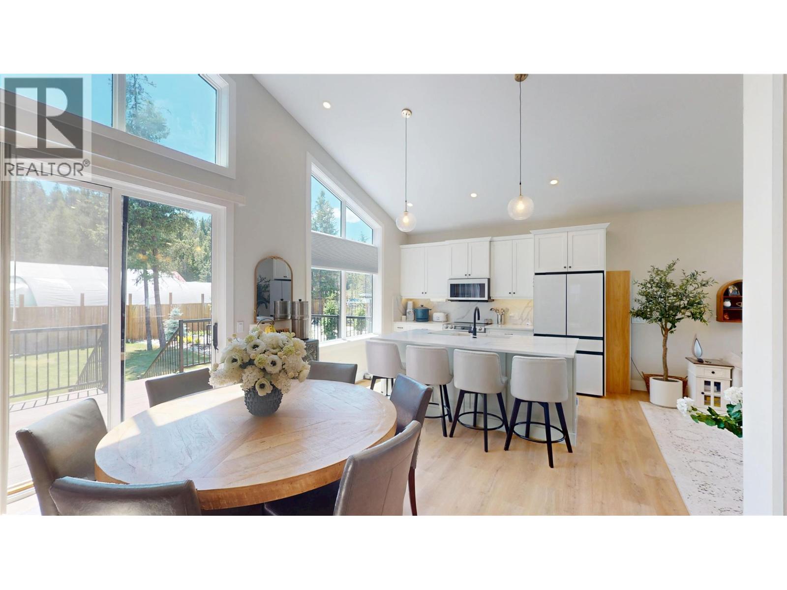 217 Shadow Mountain Boulevard, Cranbrook, British Columbia  V1C 0C6 - Photo 4 - 10401026