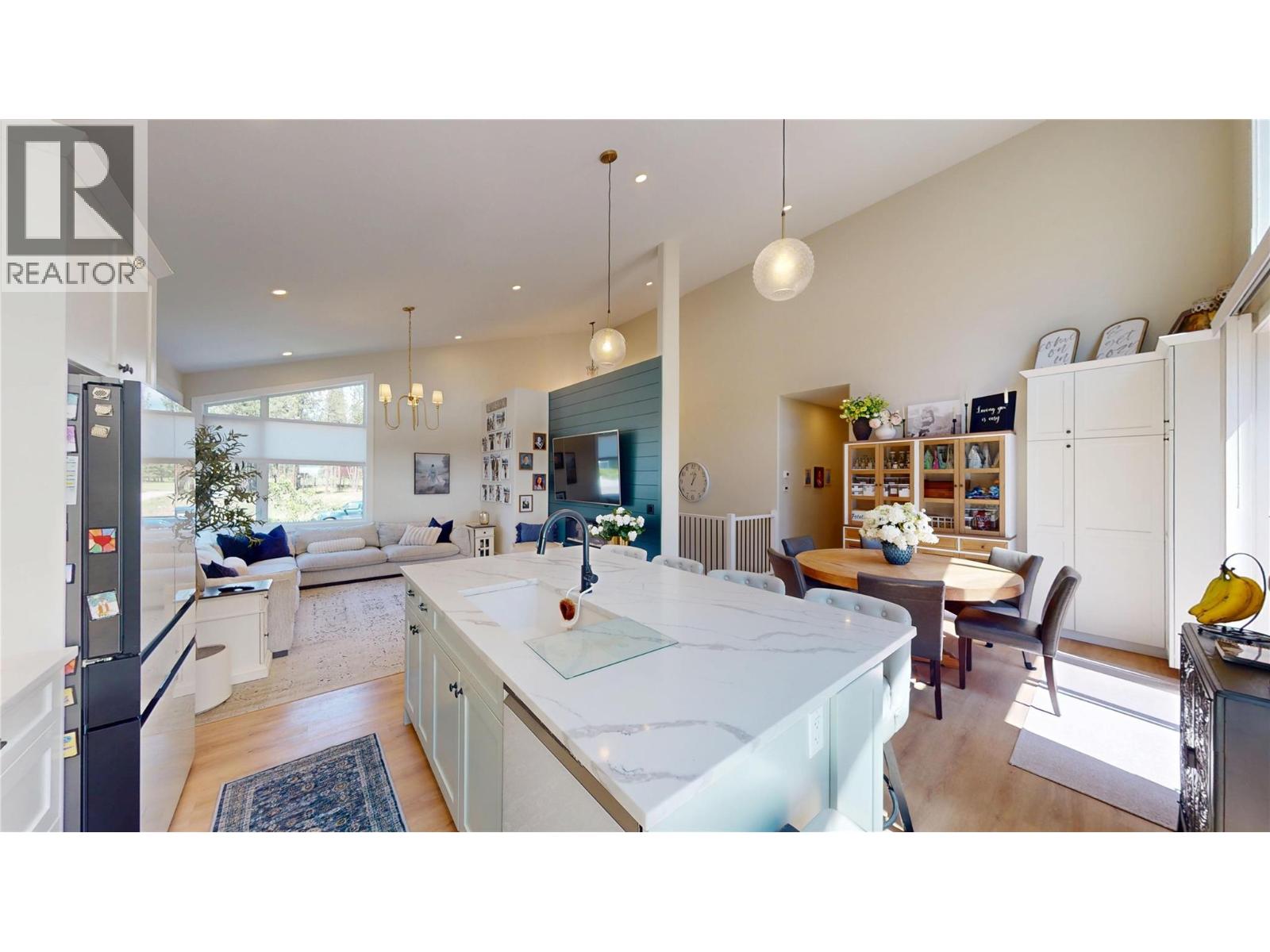 217 Shadow Mountain Boulevard, Cranbrook, British Columbia  V1C 0C6 - Photo 6 - 10401026