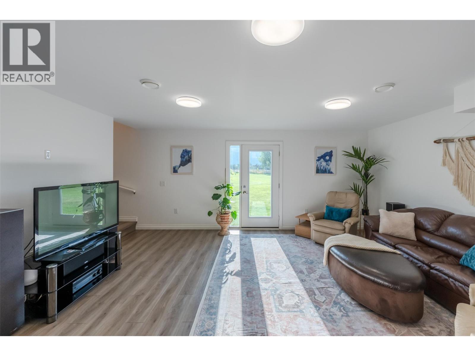 1969 Osprey Lane, Cawston, British Columbia  V0X 1C1 - Photo 10 - 10400832