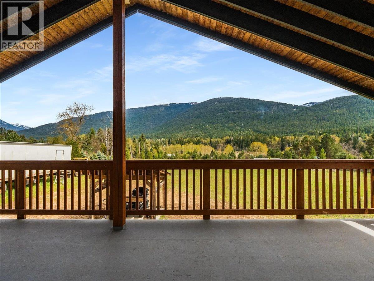 6810 & 6814 Brooks Road, Appledale, British Columbia  V0G 2J0 - Photo 10 - 10400518