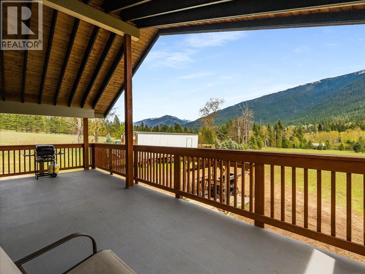 6810 & 6814 Brooks Road, Appledale, British Columbia  V0G 2J0 - Photo 12 - 10400518