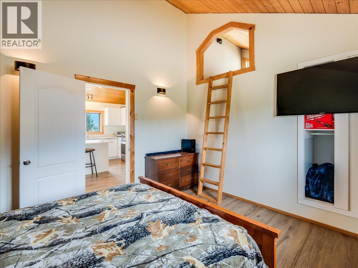 6810 & 6814 Brooks Road, Appledale, British Columbia  V0G 2J0 - Photo 35 - 10400518