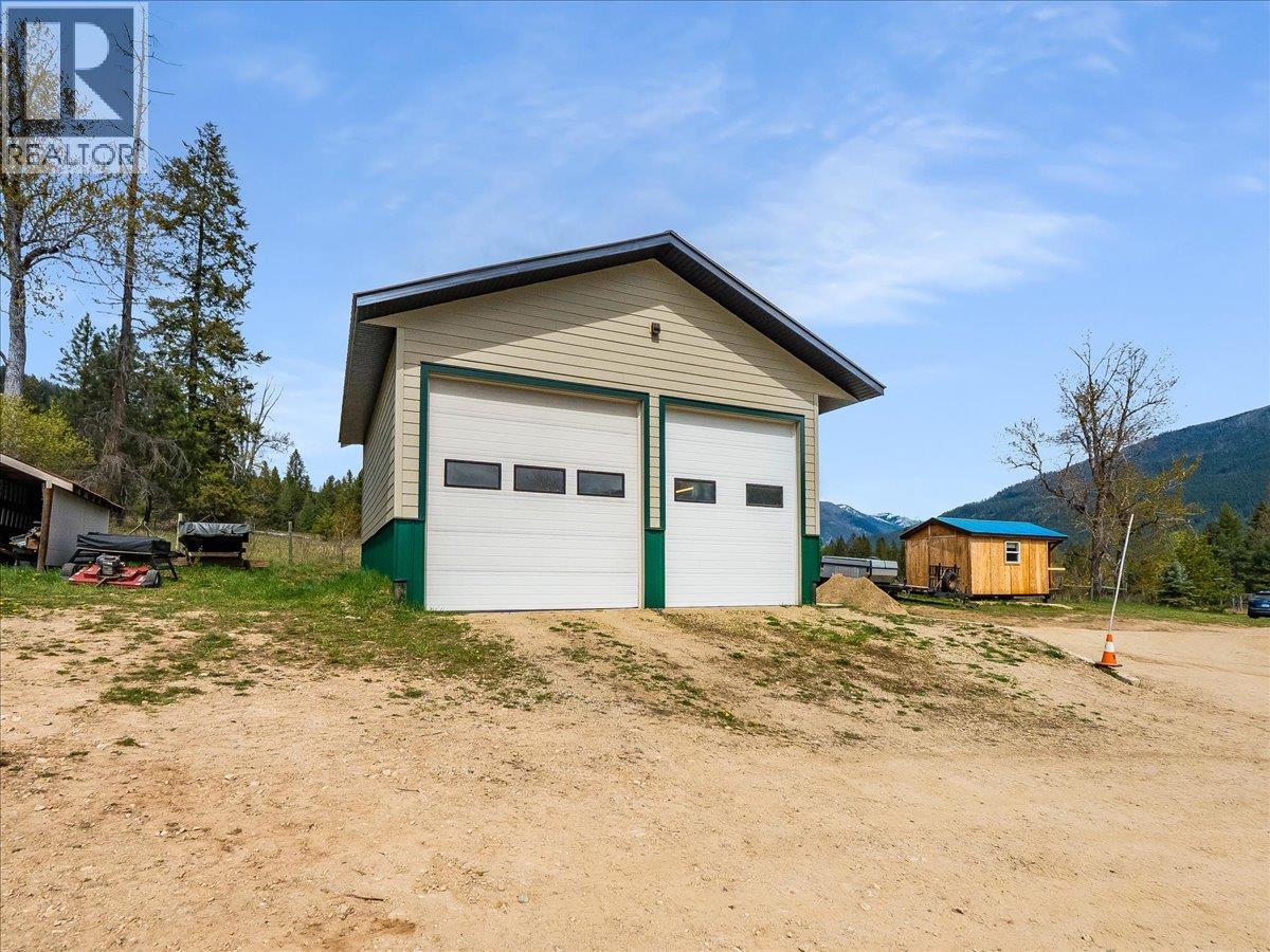 6810 & 6814 Brooks Road, Appledale, British Columbia  V0G 2J0 - Photo 51 - 10400518