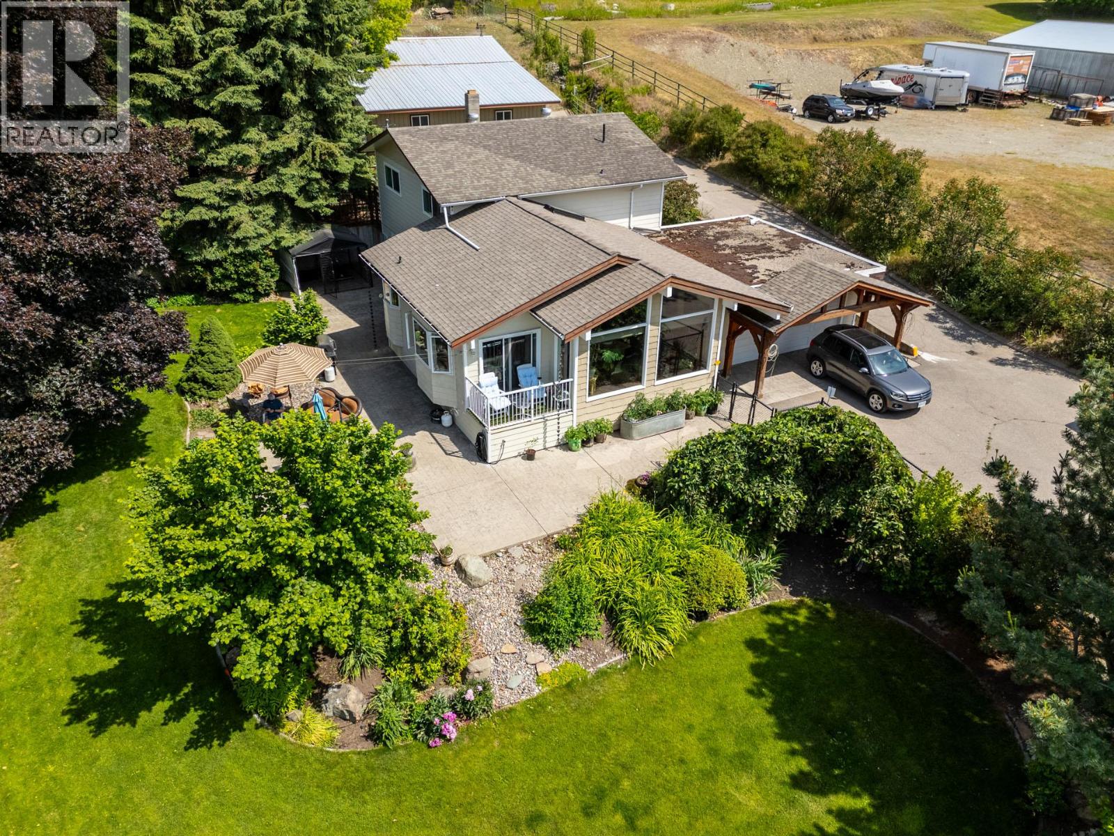 6651 Buchanan Road, Coldstream, British Columbia  V1B 3C6 - Photo 2 - 10400501