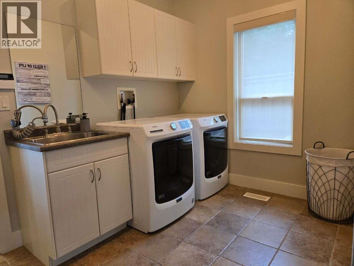 7958 Mccallum View Drive, Grand Forks, British Columbia  V0H 1H2 - Photo 12 - 10401092
