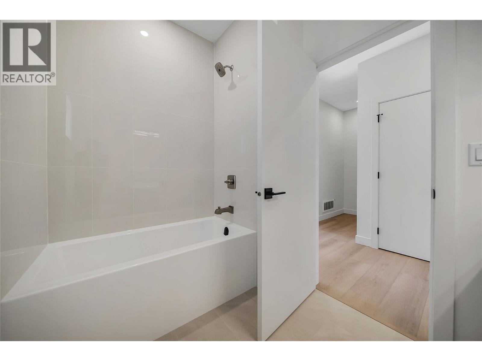 4601 97th Street Unit# 5, Osoyoos, British Columbia  V0H 1V1 - Photo 24 - 10401101