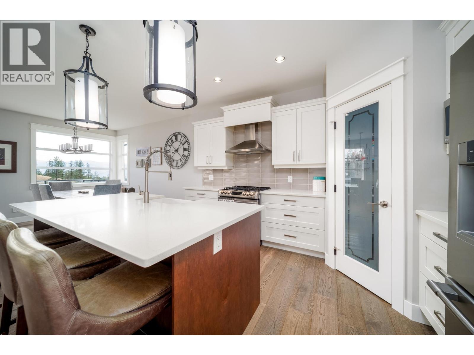 2588 Paramount Drive, West Kelowna, British Columbia  V4T 3M6 - Photo 3 - 10401014