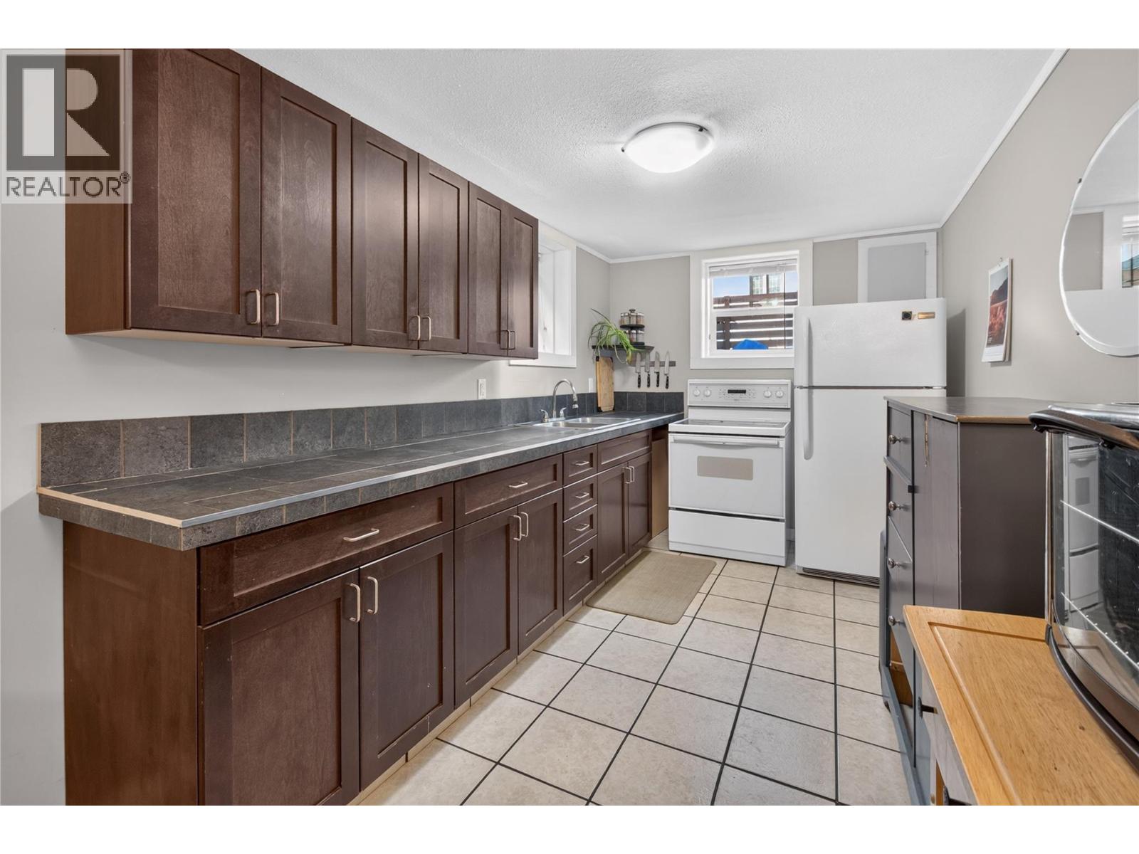 689 Ellis Street, Penticton, British Columbia  V2A 4M5 - Photo 18 - 10400924