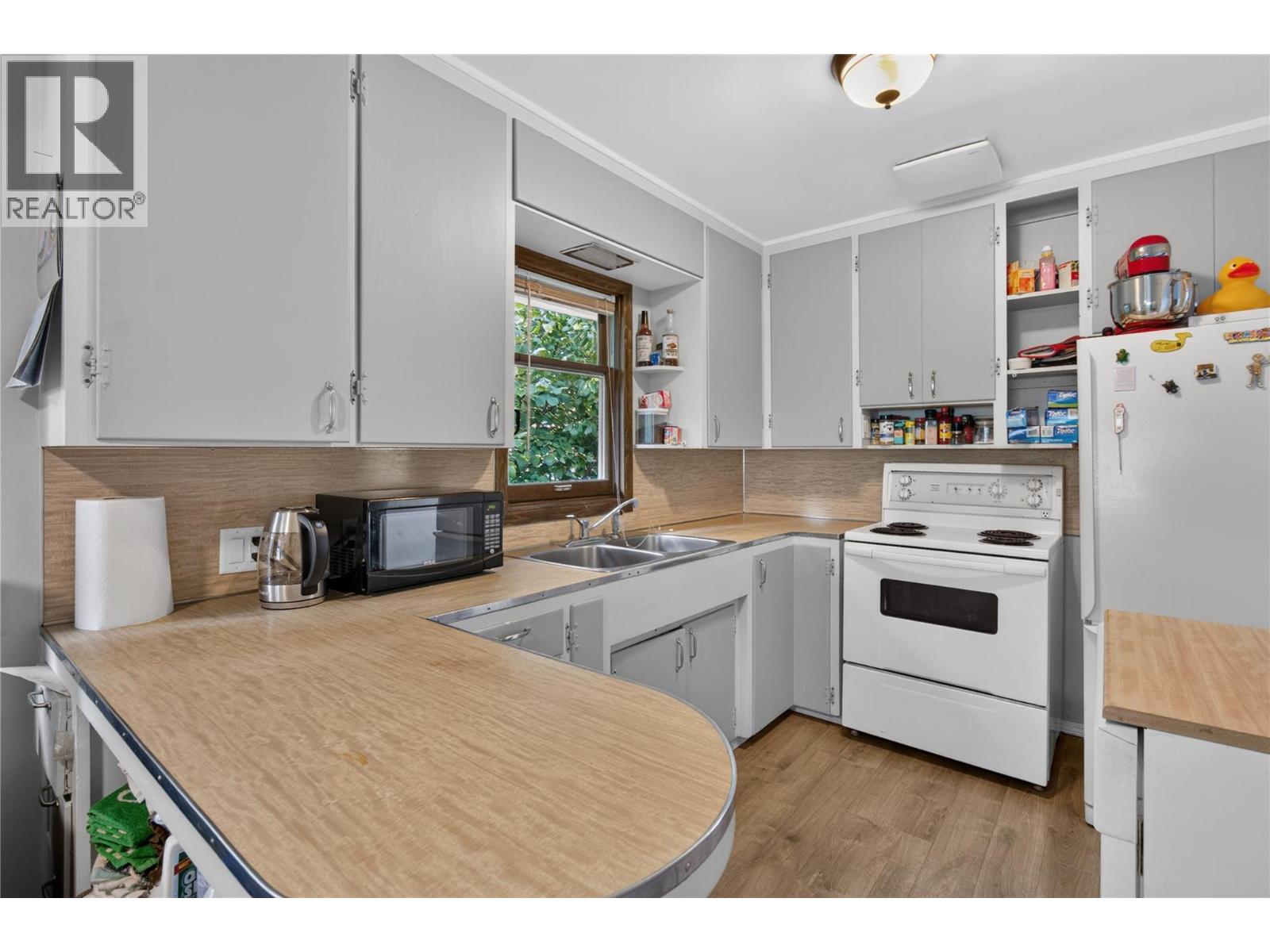 689 Ellis Street, Penticton, British Columbia  V2A 4M5 - Photo 5 - 10400924