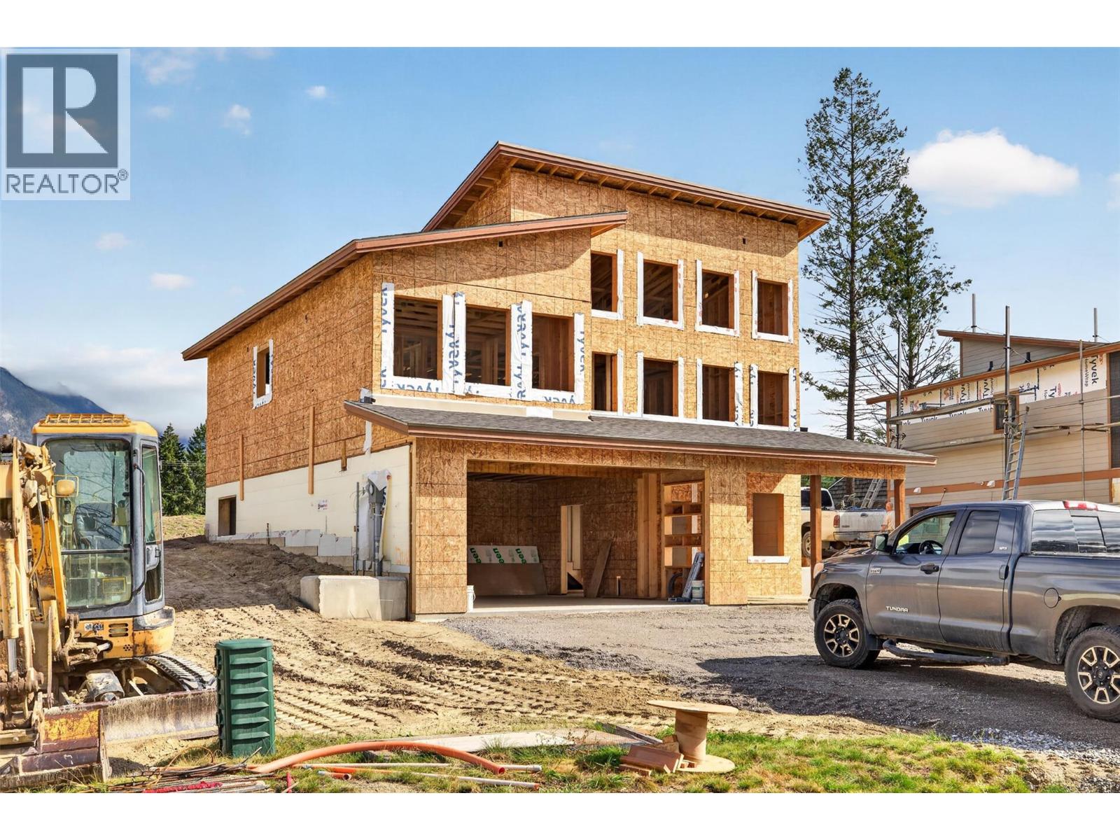 1208 Swansea Crescent, Windermere, British Columbia  V0B 2L0 - Photo 1 - 10400773