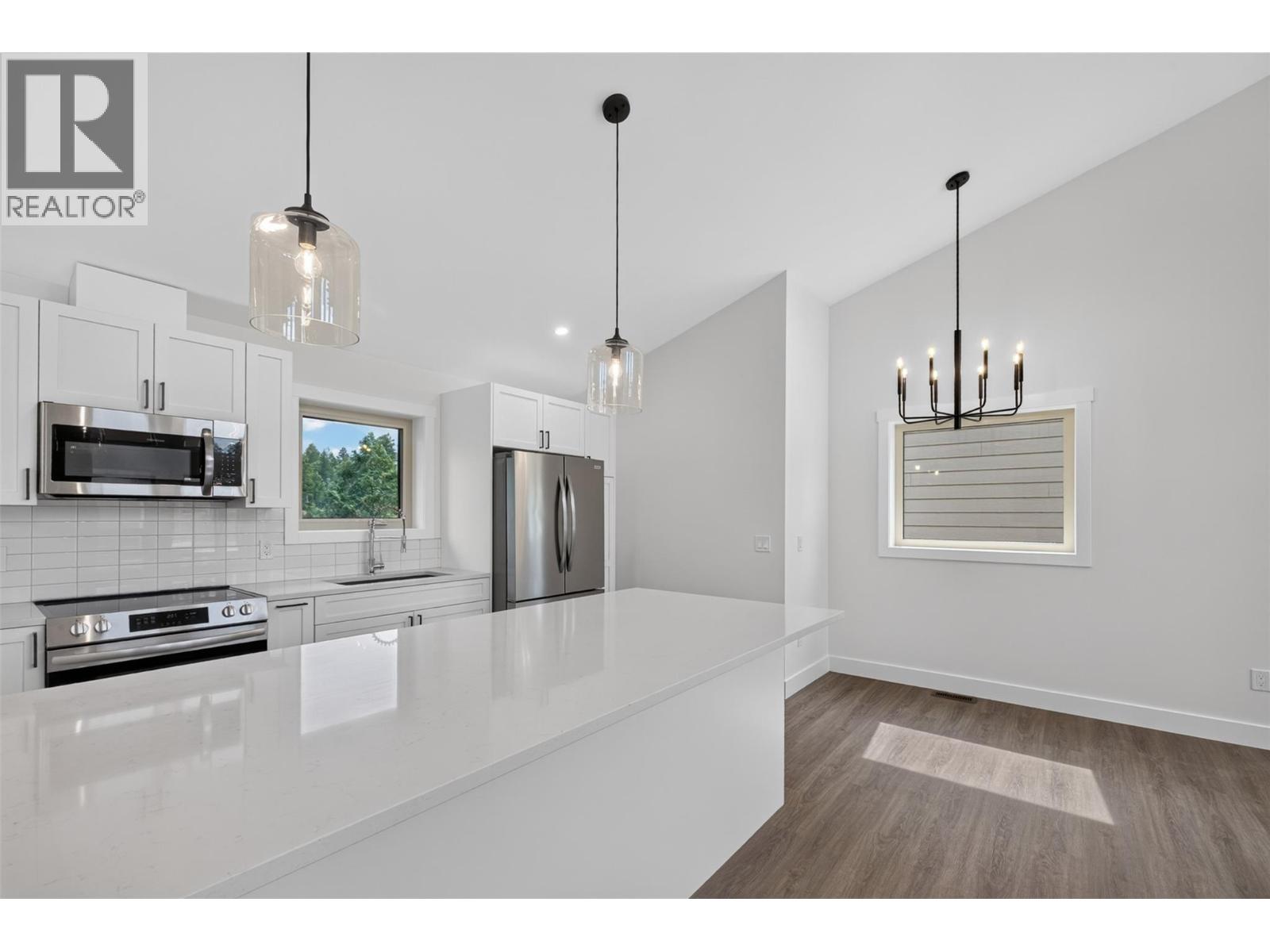 1208 Swansea Crescent, Windermere, British Columbia  V0B 2L0 - Photo 10 - 10400773
