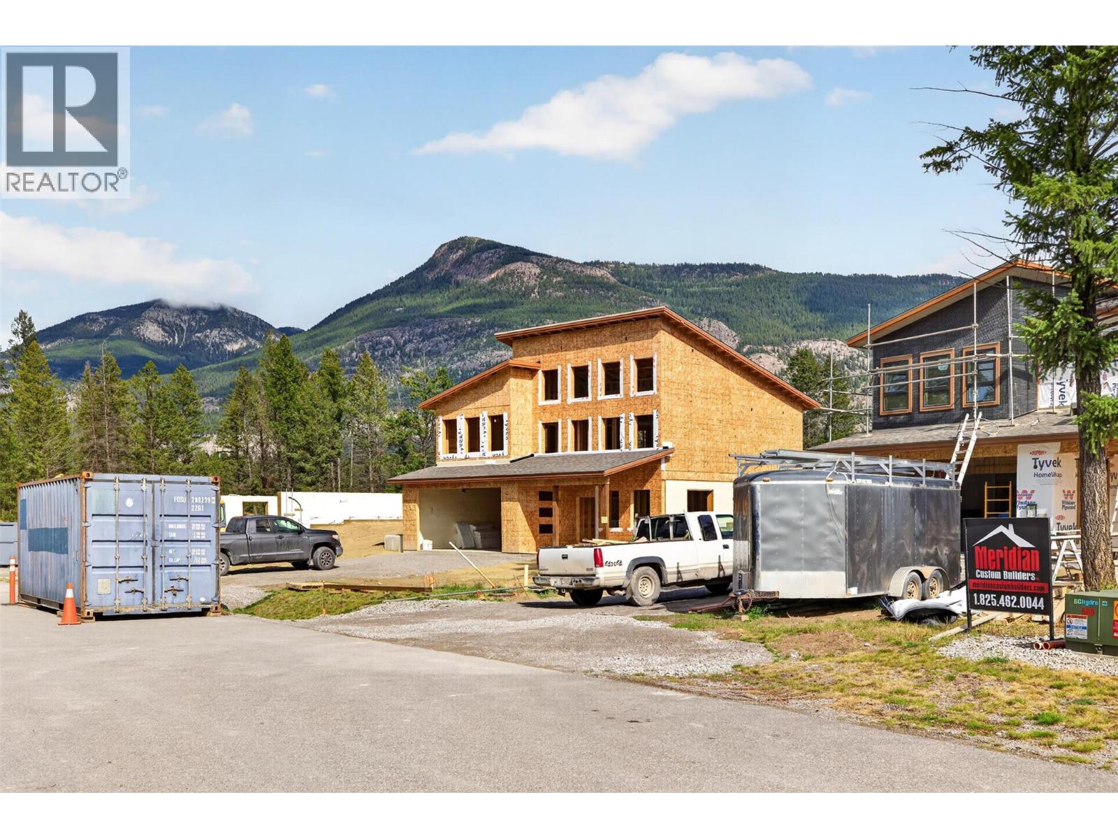 1208 Swansea Crescent, Windermere, British Columbia  V0B 2L0 - Photo 3 - 10400773