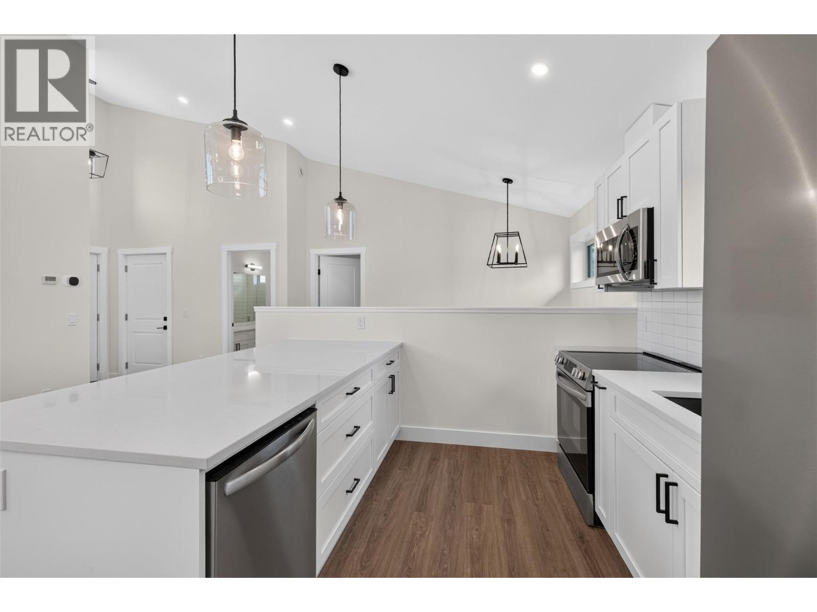 1208 Swansea Crescent, Windermere, British Columbia  V0B 2L0 - Photo 8 - 10400773