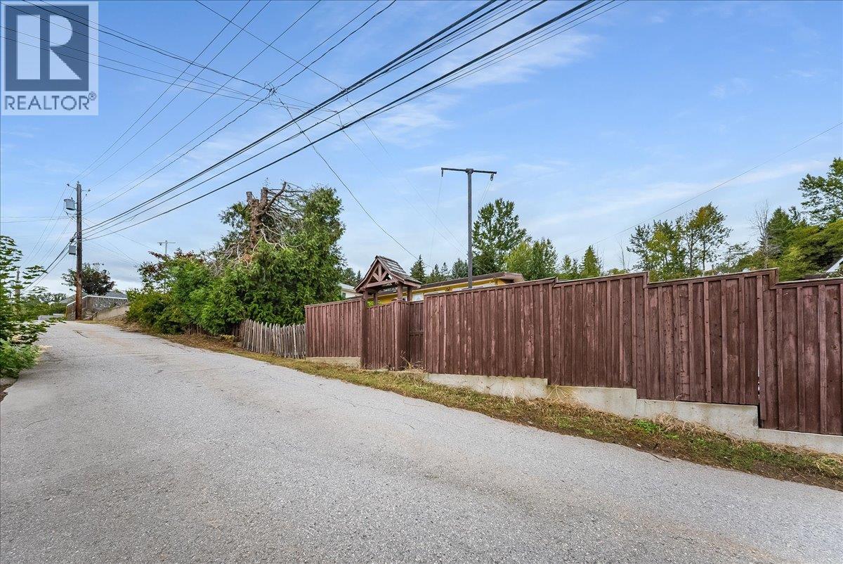 678 Schofield Highway, Warfield, British Columbia  V1R 2G8 - Photo 65 - 10400902
