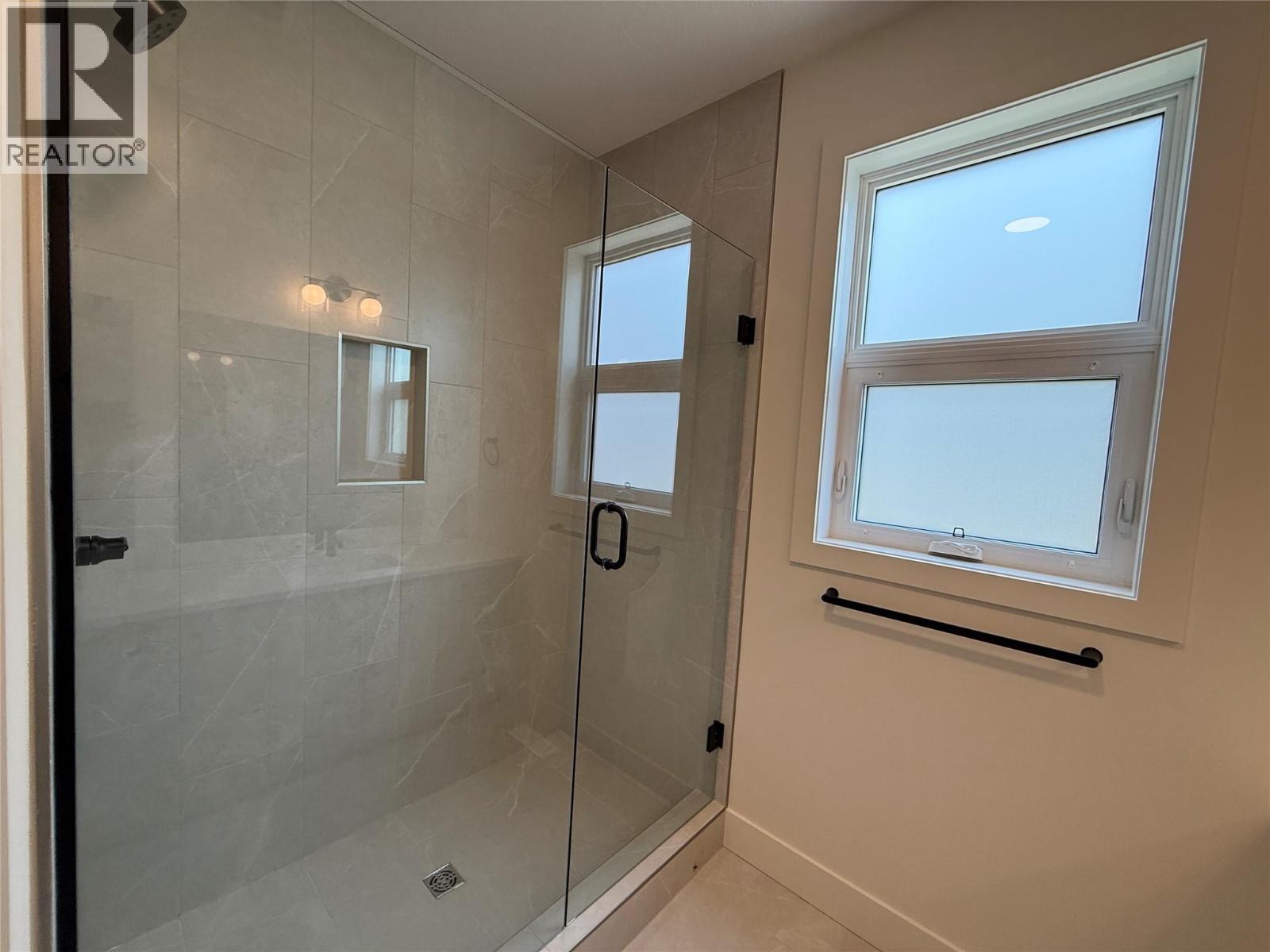 148 Shadow Mountain Boulevard, Cranbrook, British Columbia  V1C 7C3 - Photo 10 - 10401038