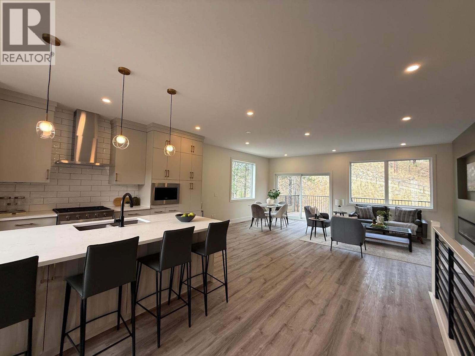 148 Shadow Mountain Boulevard, Cranbrook, British Columbia  V1C 7C3 - Photo 2 - 10401038
