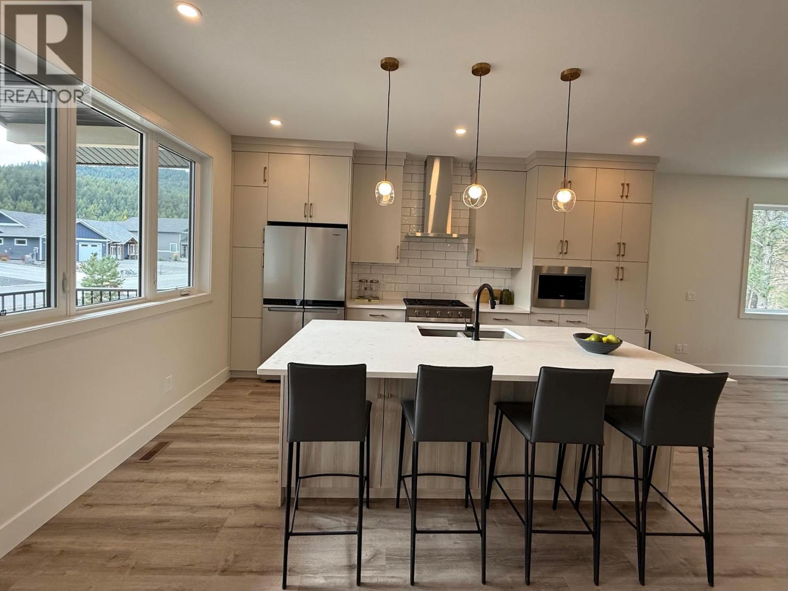148 Shadow Mountain Boulevard, Cranbrook, British Columbia  V1C 7C3 - Photo 4 - 10401038