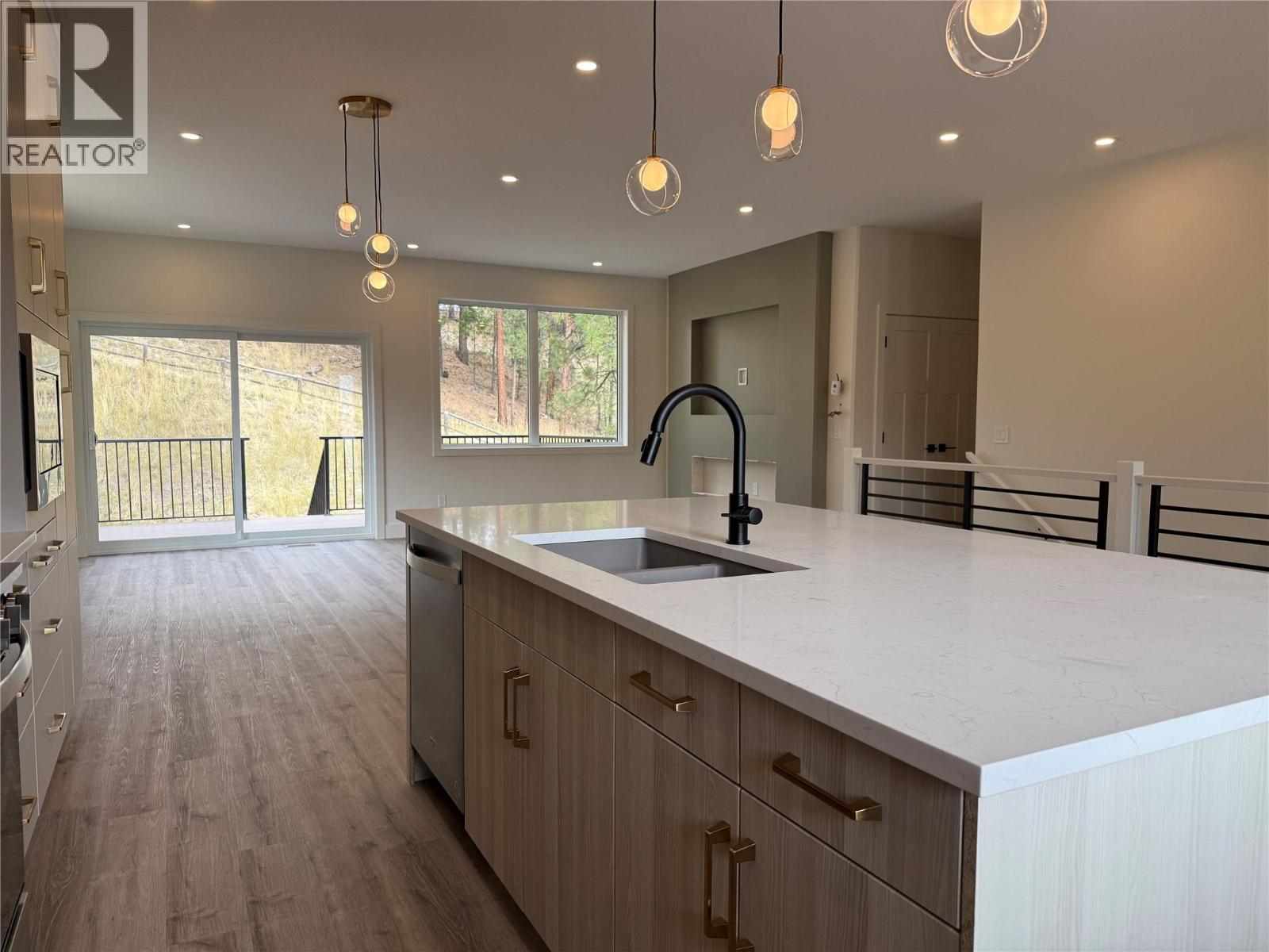 148 Shadow Mountain Boulevard, Cranbrook, British Columbia  V1C 7C3 - Photo 5 - 10401038