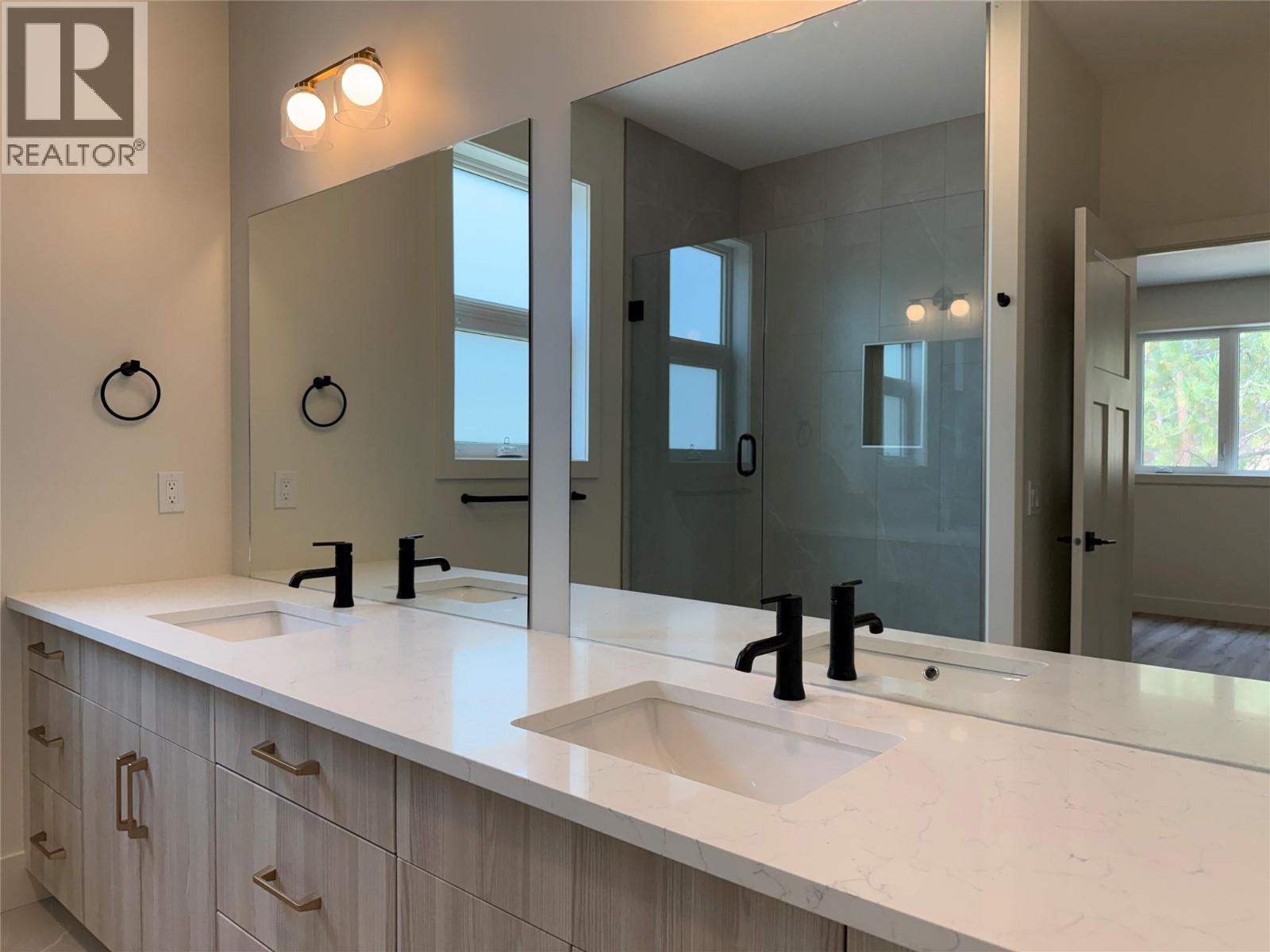 148 Shadow Mountain Boulevard, Cranbrook, British Columbia  V1C 7C3 - Photo 9 - 10401038