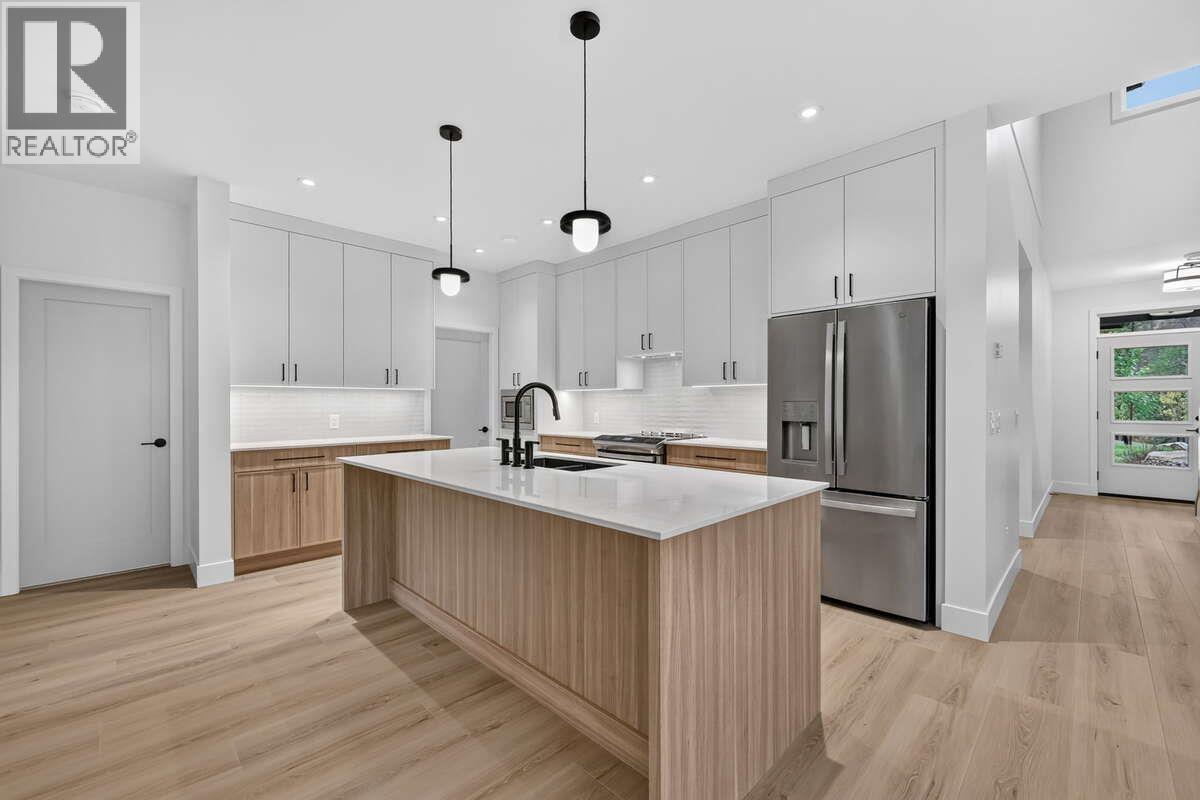 1720 Hidden Hills Drive Unit# 30, Kelowna, British Columbia  V1V 0J5 - Photo 7 - 10401156