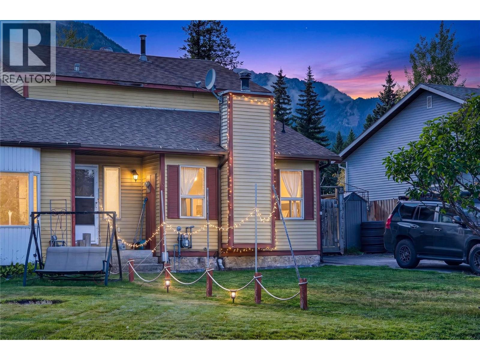 31 Cariboo Drive, Elkford, British Columbia  V0B 1H0 - Photo 1 - 10400989