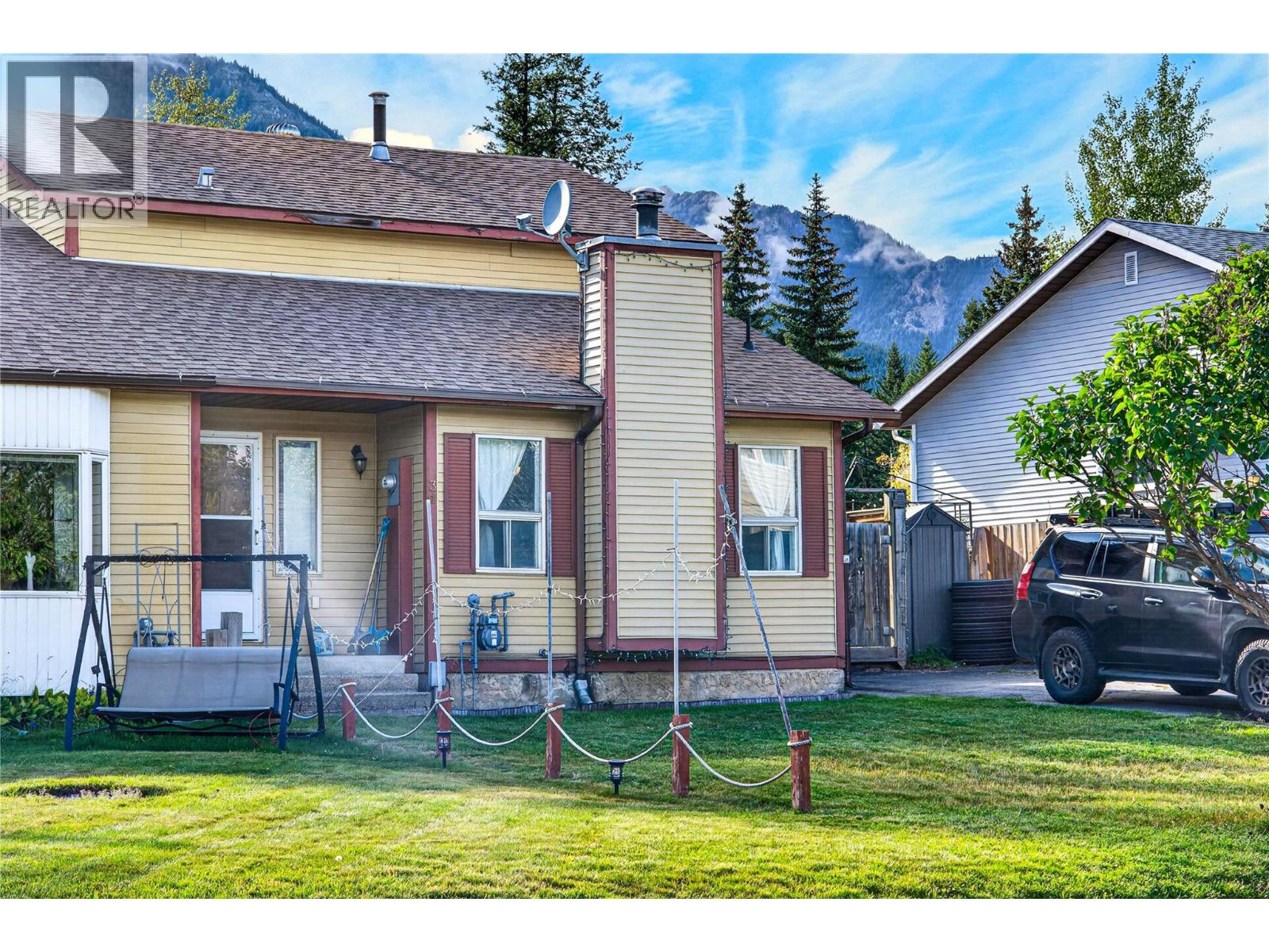 31 Cariboo Drive, Elkford, British Columbia  V0B 1H0 - Photo 2 - 10400989