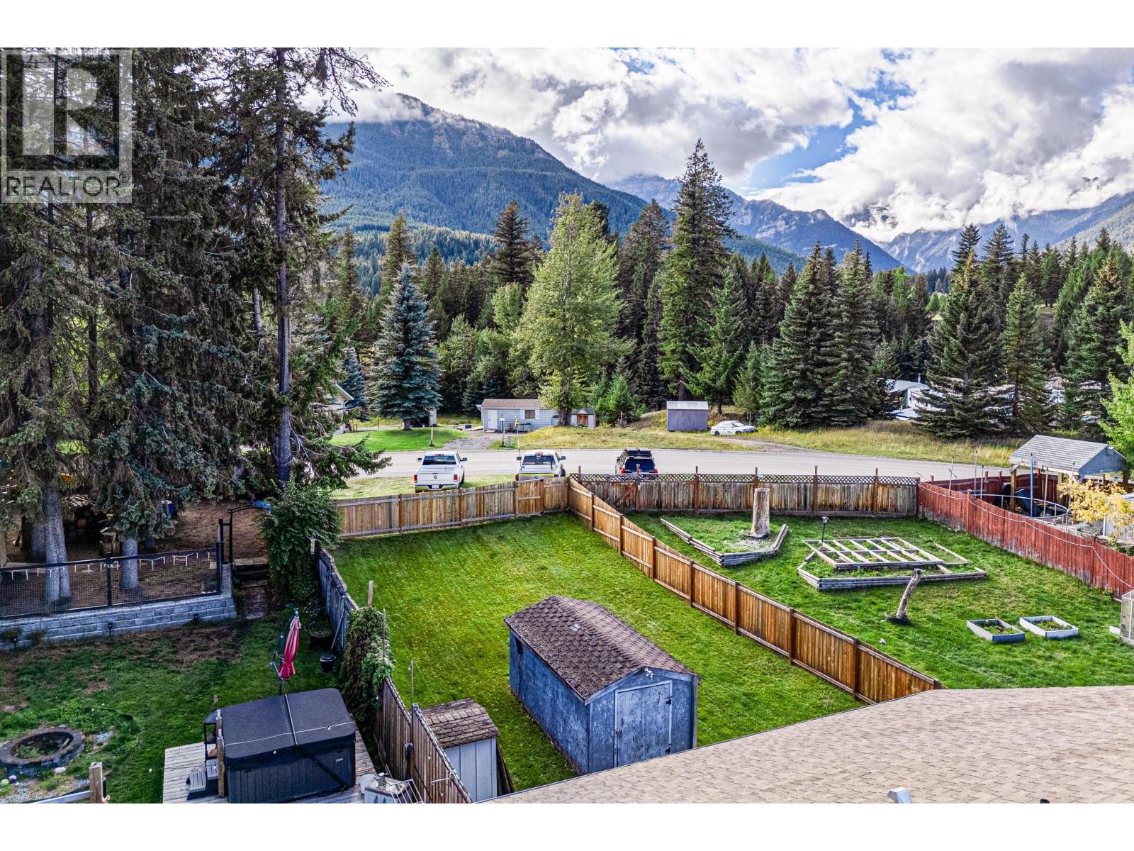 31 Cariboo Drive, Elkford, British Columbia  V0B 1H0 - Photo 70 - 10400989