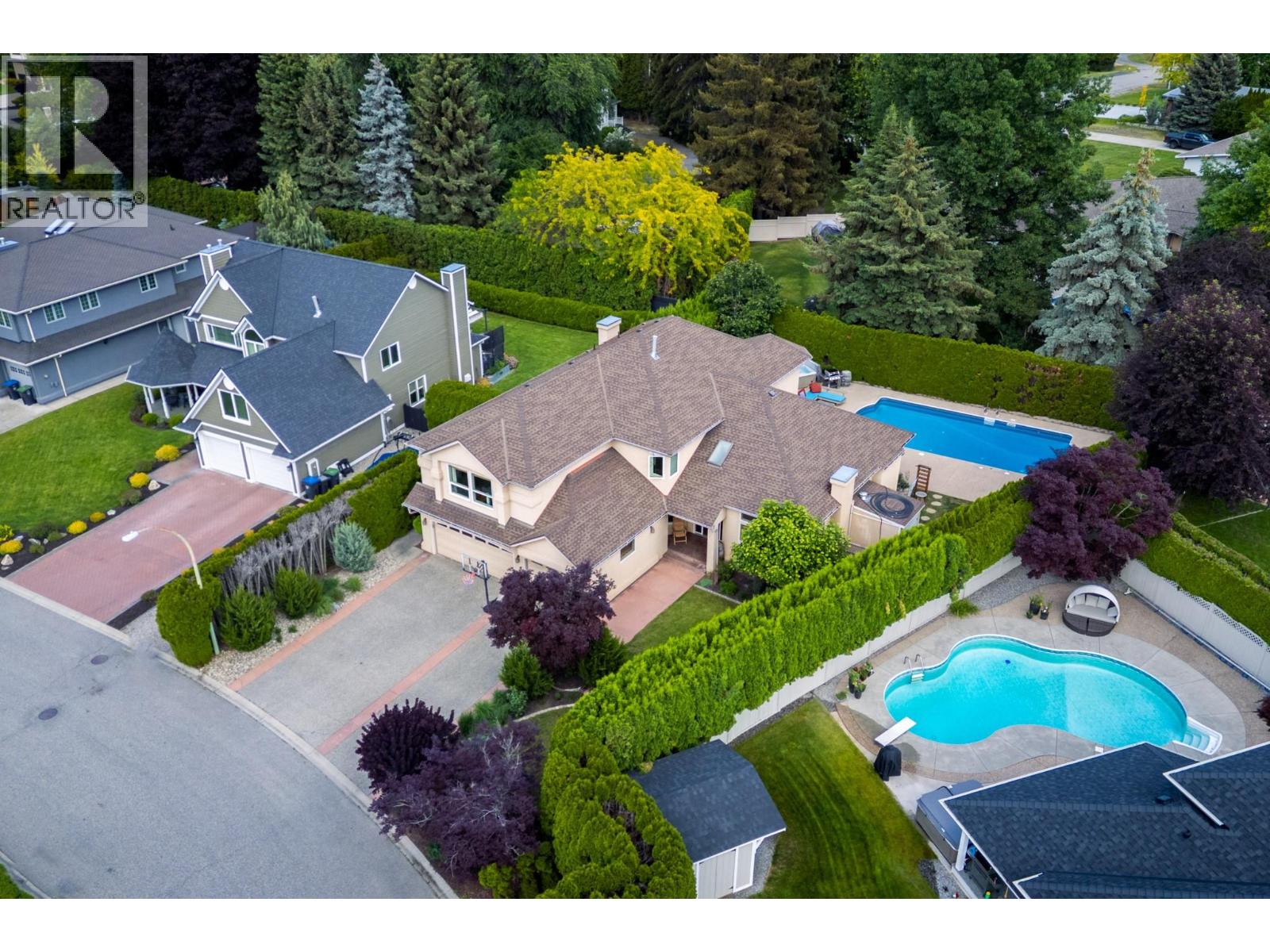 492 Carona Crescent, Kelowna, British Columbia  V1W 3C6 - Photo 3 - 10401079
