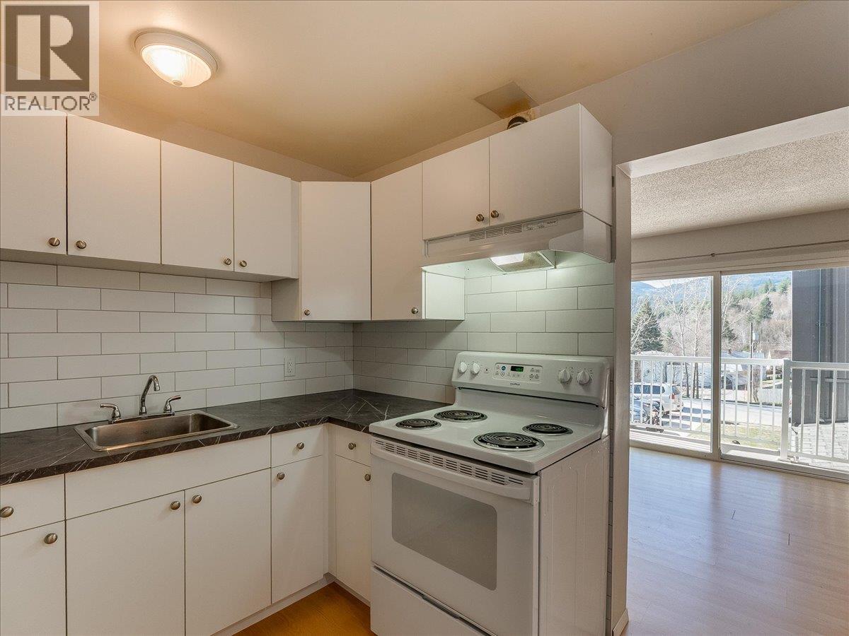 880 Wordsworth Avenue Unit# 201, Warfield, British Columbia  V1R 2V9 - Photo 8 - 10401004