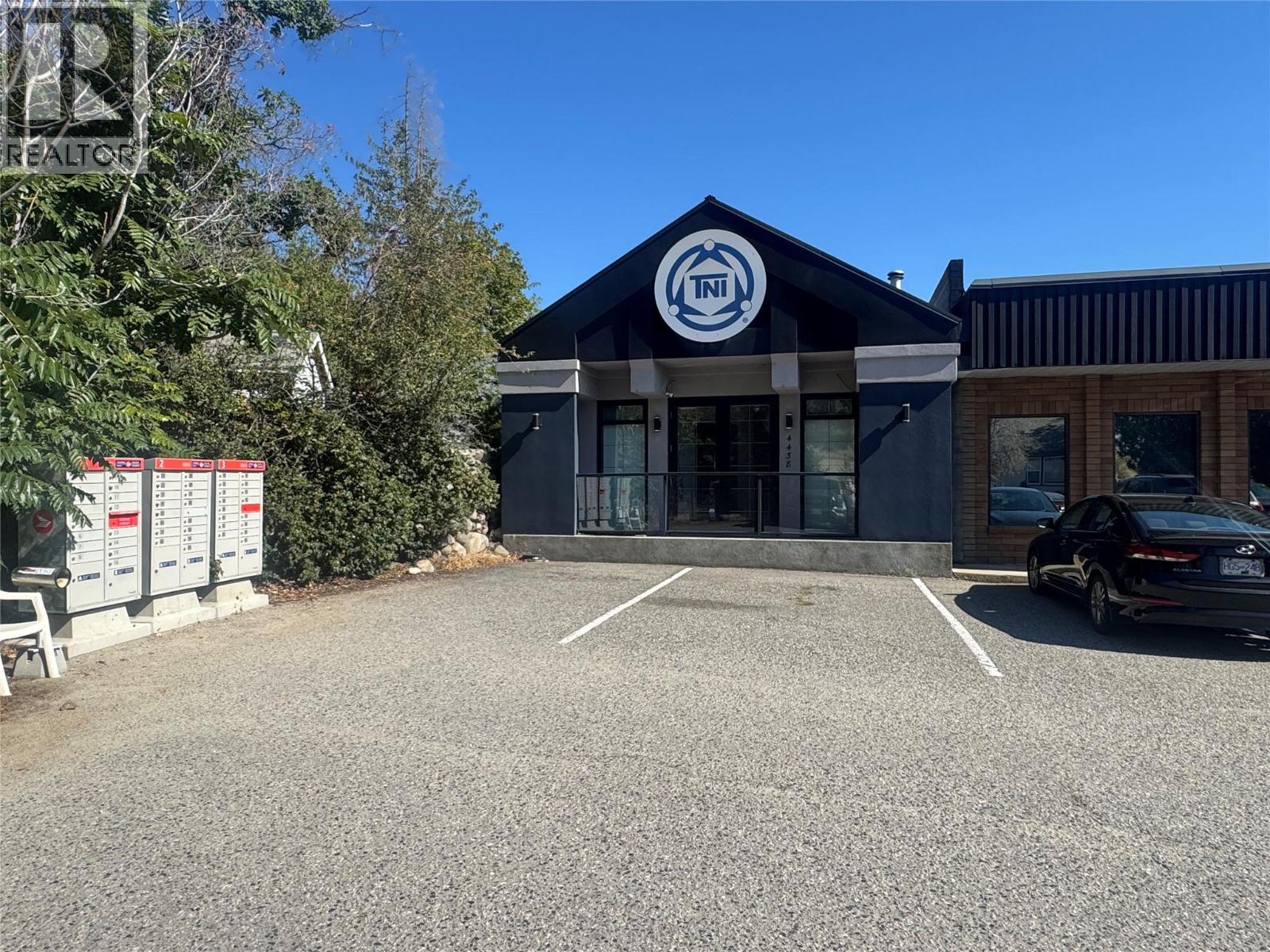 4438 1st Street, Peachland, British Columbia  V0H 1X7 - Photo 1 - 10398515