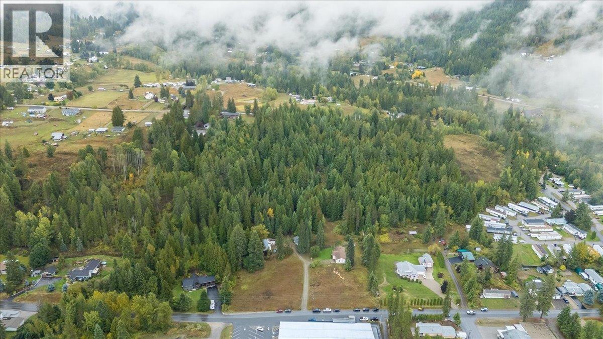 1764 Green Road, Fruitvale, British Columbia  V0G 1L1 - Photo 15 - 10400967