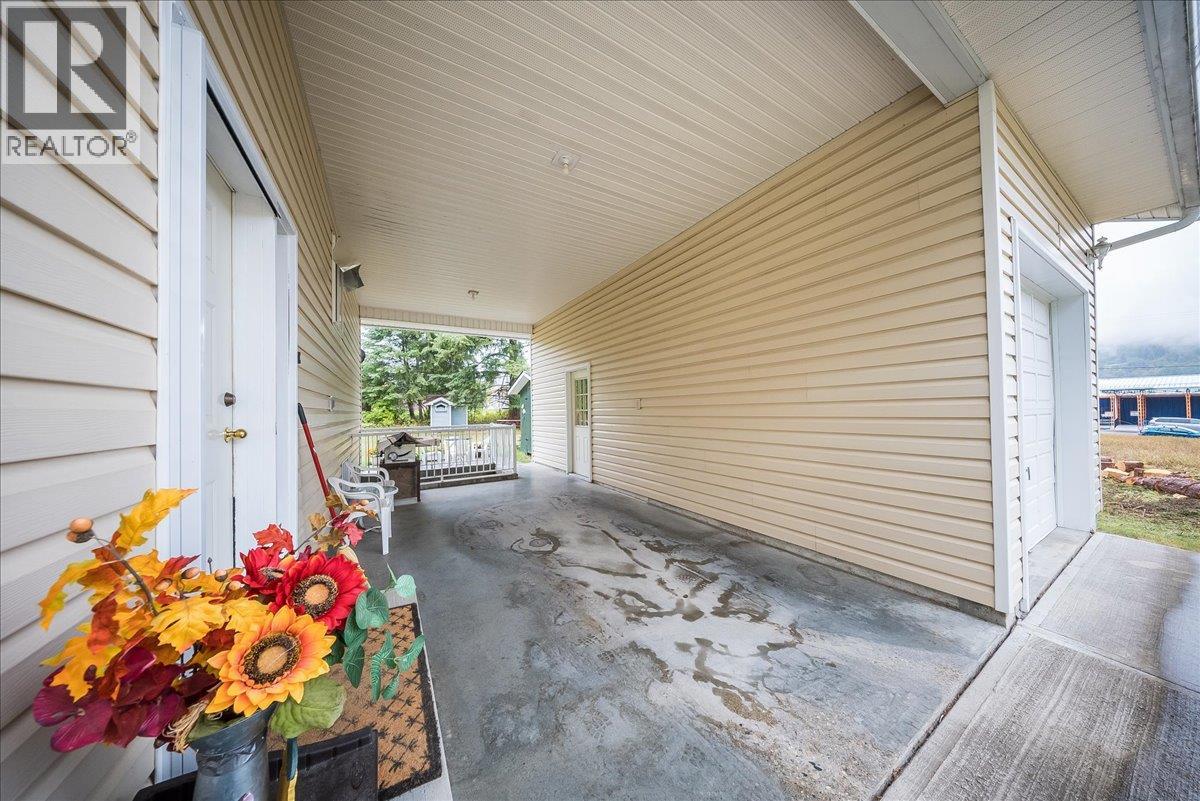 1764 Green Road, Fruitvale, British Columbia  V0G 1L1 - Photo 18 - 10400967