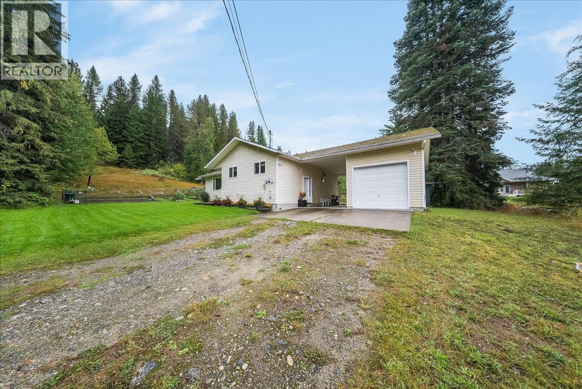 1764 Green Road, Fruitvale, British Columbia  V0G 1L1 - Photo 2 - 10400967