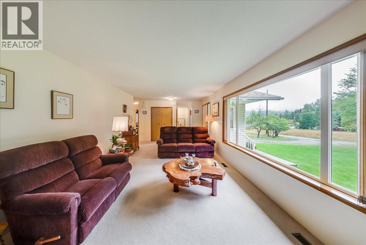 1764 Green Road, Fruitvale, British Columbia  V0G 1L1 - Photo 21 - 10400967