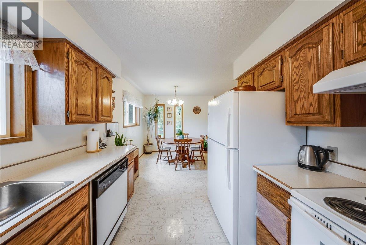 1764 Green Road, Fruitvale, British Columbia  V0G 1L1 - Photo 27 - 10400967