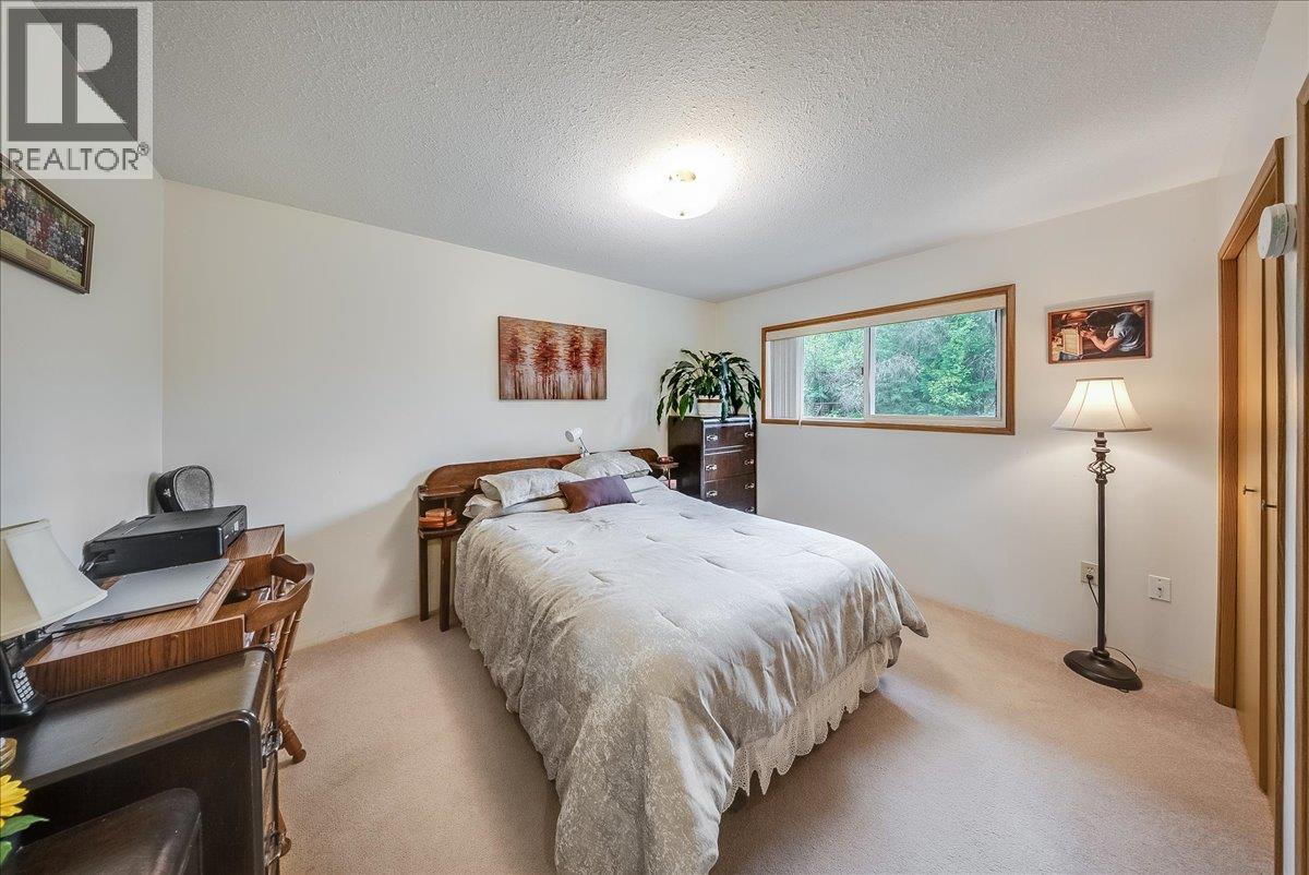 1764 Green Road, Fruitvale, British Columbia  V0G 1L1 - Photo 30 - 10400967