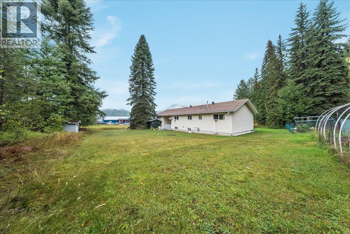 1764 Green Road, Fruitvale, British Columbia  V0G 1L1 - Photo 4 - 10400967