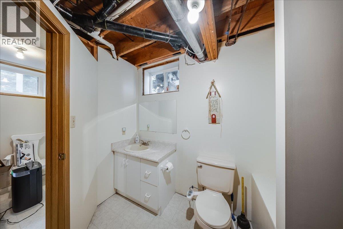 1764 Green Road, Fruitvale, British Columbia  V0G 1L1 - Photo 43 - 10400967
