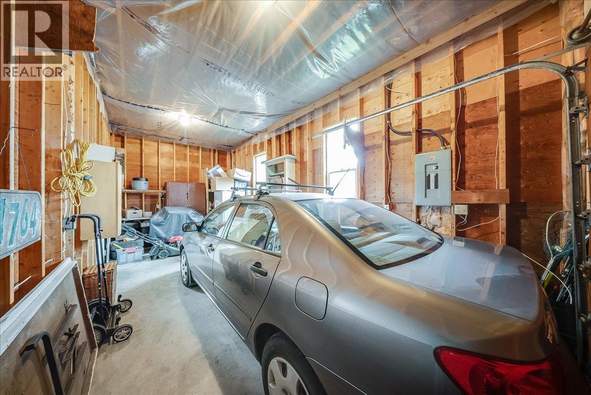 1764 Green Road, Fruitvale, British Columbia  V0G 1L1 - Photo 51 - 10400967