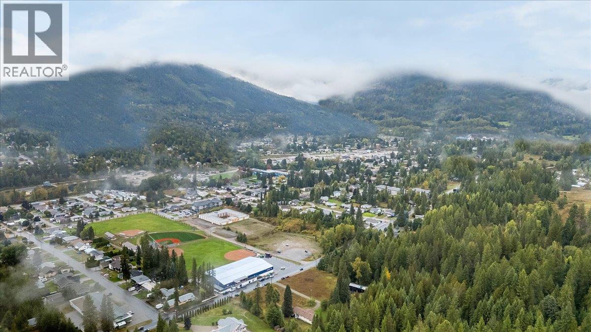 1764 Green Road, Fruitvale, British Columbia  V0G 1L1 - Photo 69 - 10400967