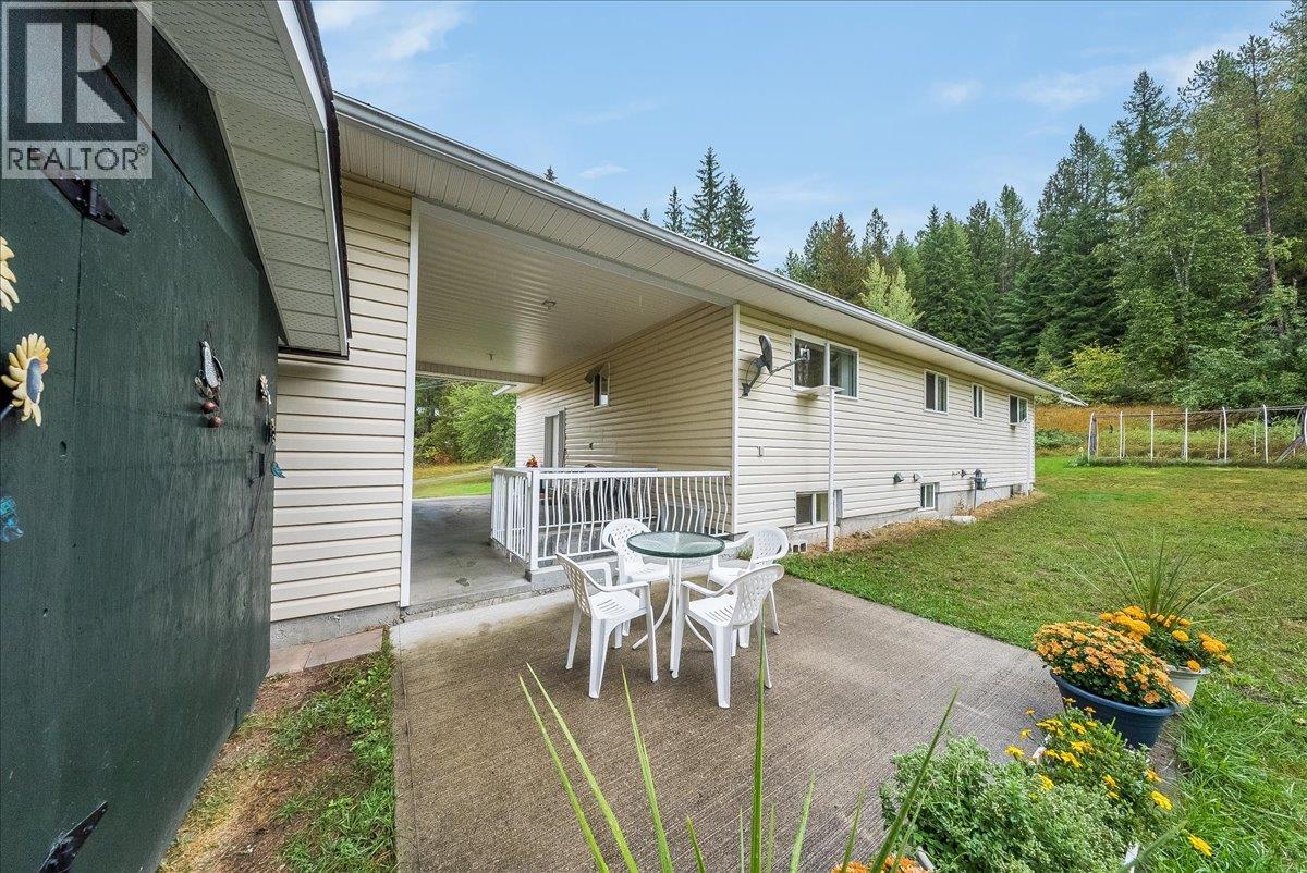 1764 Green Road, Fruitvale, British Columbia  V0G 1L1 - Photo 7 - 10400967