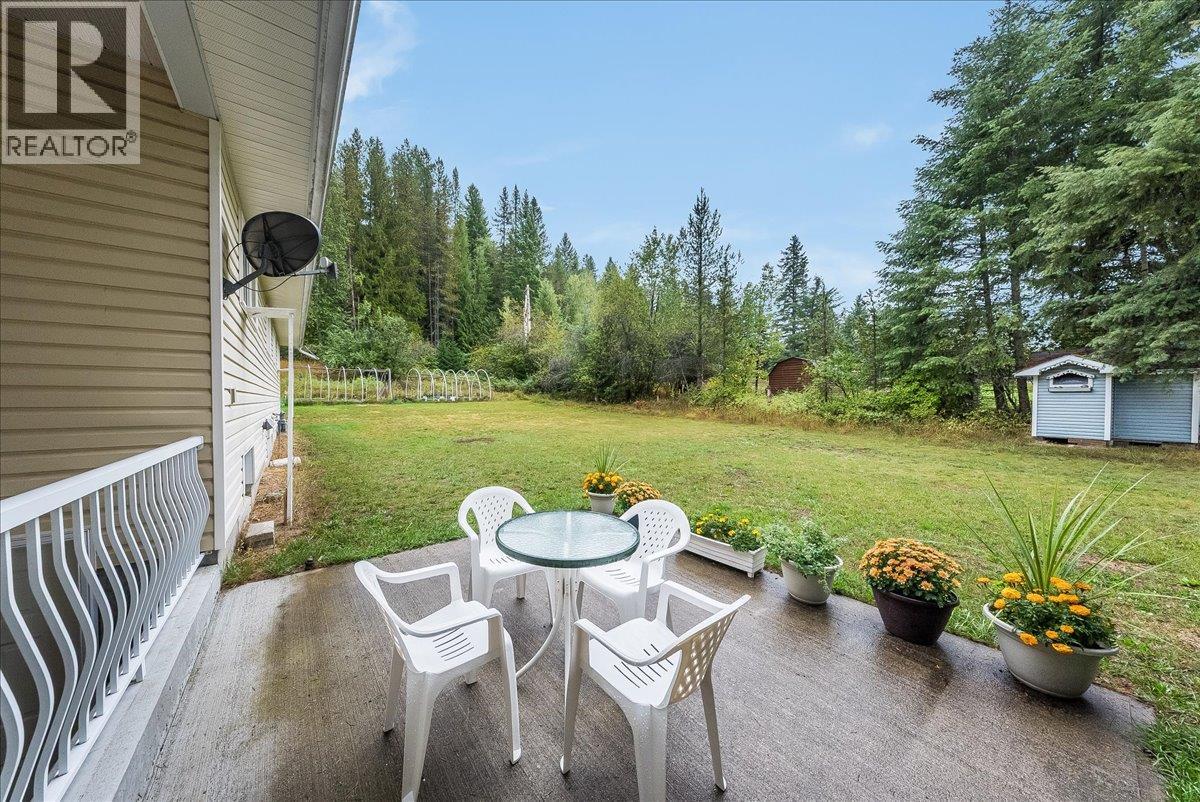 1764 Green Road, Fruitvale, British Columbia  V0G 1L1 - Photo 8 - 10400967