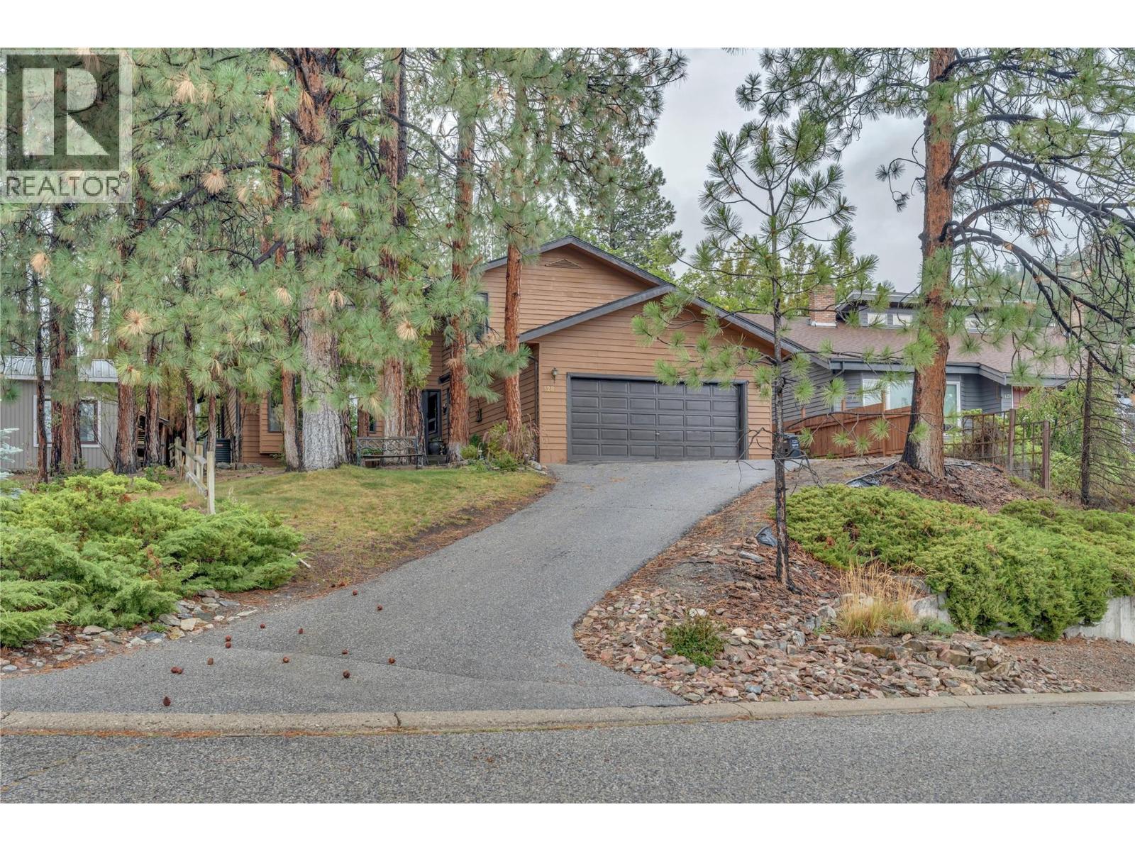 128 Ponderosa Place, Penticton, British Columbia  V2A 7Y8 - Photo 1 - 10400842